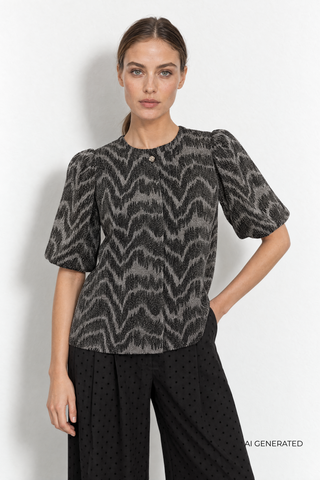 LR-URSA 1 Blouse Black